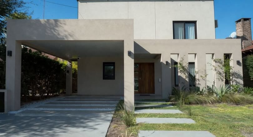 Cerco judicial sobre Adorni: piden embargo y peritajes por una mansión oculta