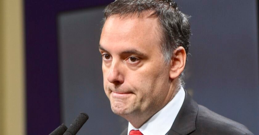 Nueva ofensiva judicial contra Adorni: lo acusan de fraude y abuso de autoridad por contratos en Tecnópolis