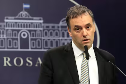 Adorni gana poder en el manejo de fondos del Estado