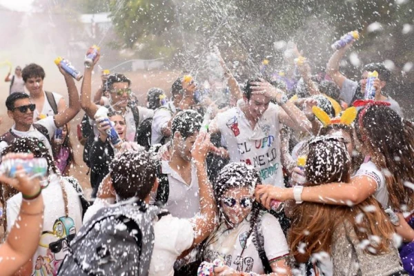 Los festejos del “UPD” y el llamado a la responsabilidad de las familias