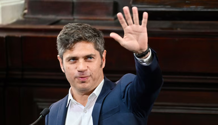 Kicillof confronta al Gobierno y plantea una alternativa política ante la crisis nacional