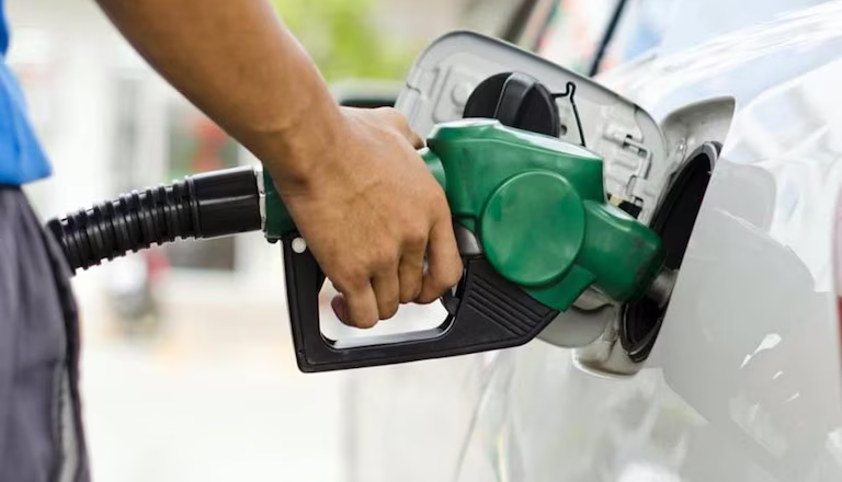 Suba del petróleo por la tensión en Medio Oriente: qué significa para los combustibles en Argentina