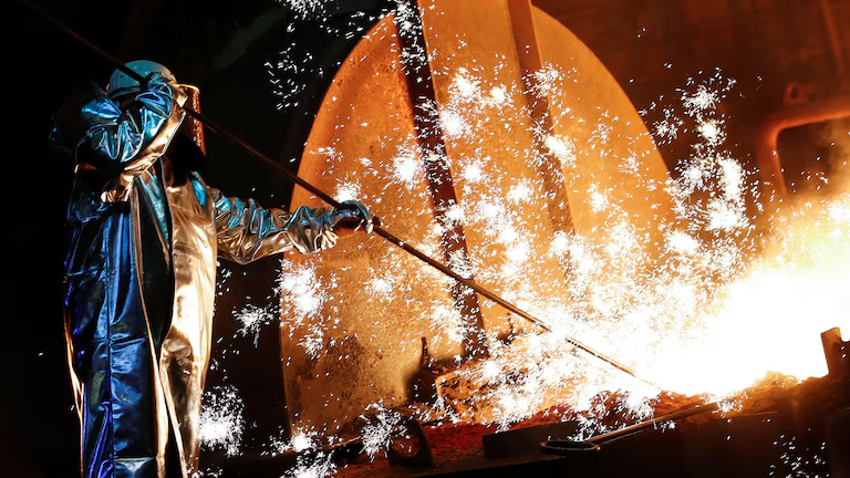 La UIA advirtió un deterioro en la actividad industrial y tensión con el Gobierno