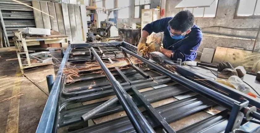 Alarma en la industria: inflación persistente, dólar atrasado y un llamado del Gobierno que preocupa