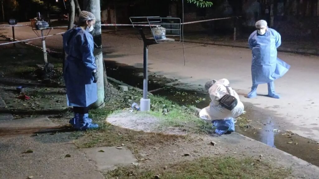 Operativo del Equipo Científico de Investigaciones Fiscales (ECIF) en Villa Amalia, San Miguel de Tucumán.