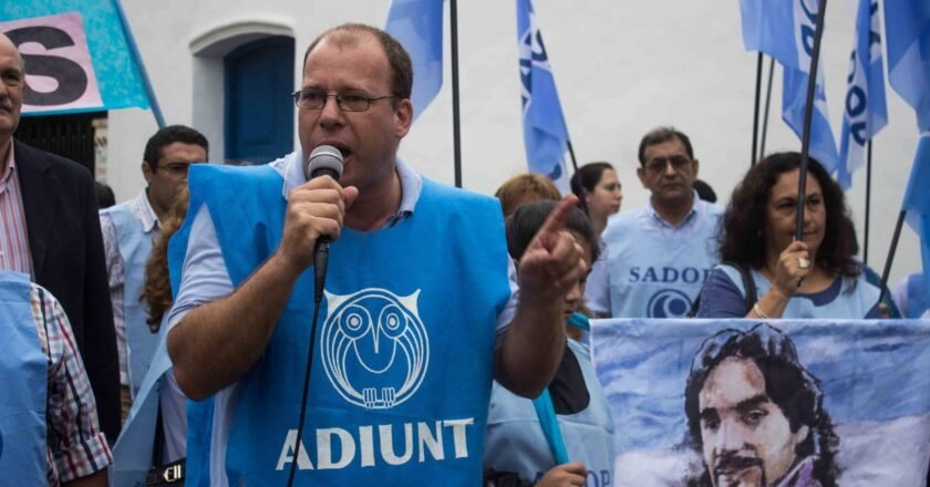 Crisis en la docencia universitaria: “10.000 docentes renunciaron y algunos manejan Uber para poder llegar a fin de mes”
