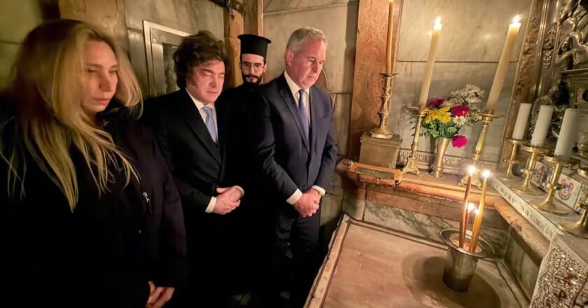 Milei homenajeó al Papa Francisco pero en redes no lo perdonaron