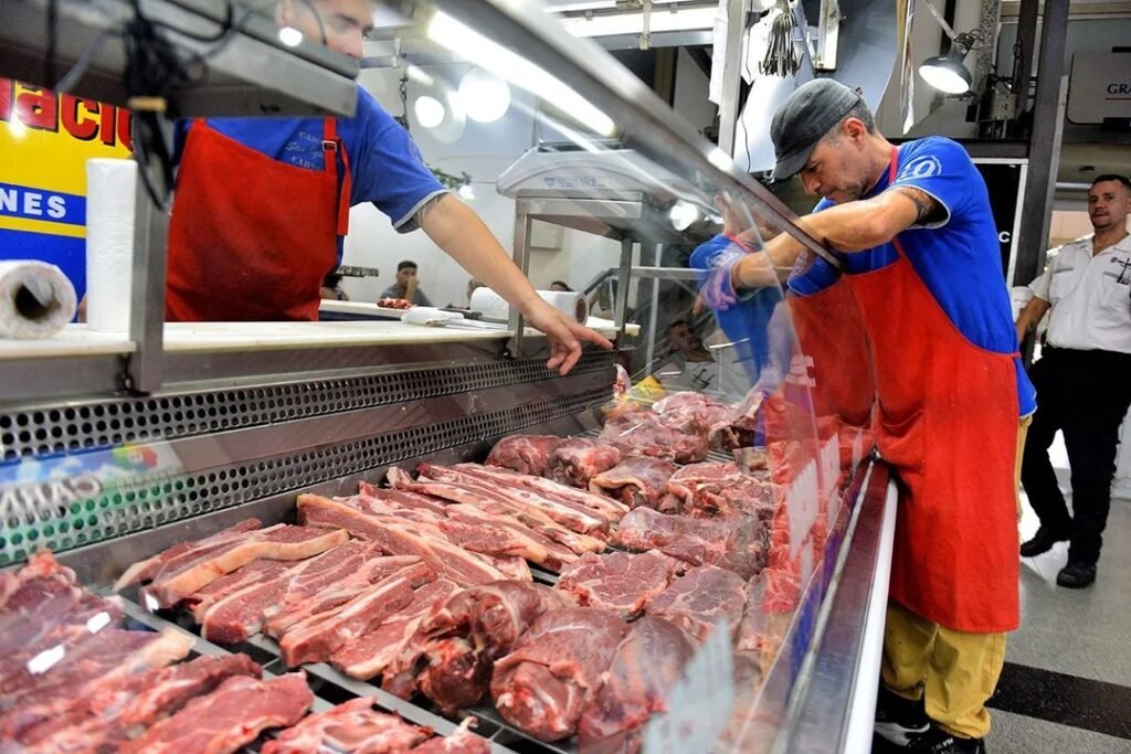 La carne volvió a subir un 10% en marzo y pone en jaque la meta anual de inflación