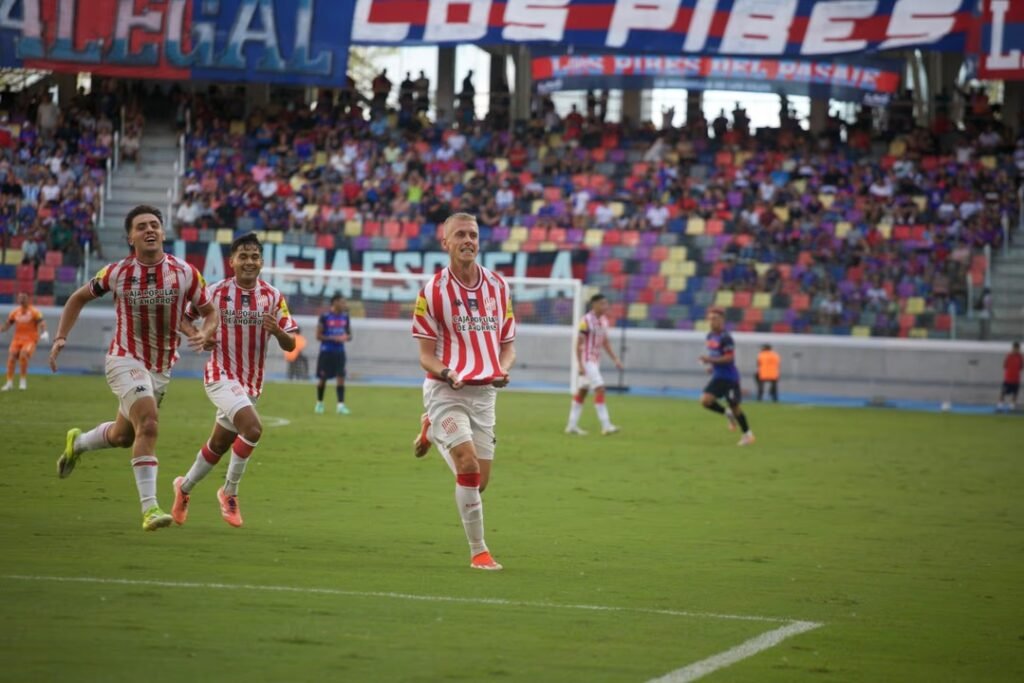 San Martín doblegó a Güemes y se acerca a la cima