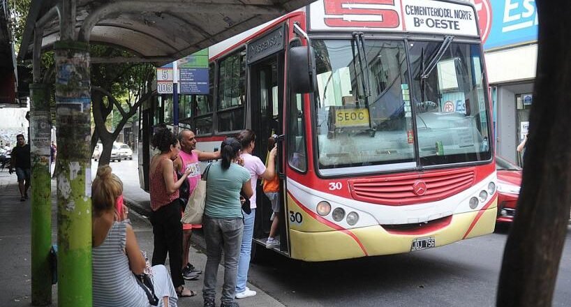 Salvataje millonario: la Provincia inyecta $2.000 millones para frenar el colapso del transporte