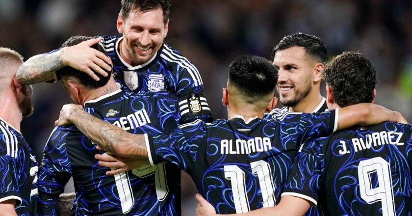 Argentina goleó 5-0 a Zambia con una gran actuación de Messi