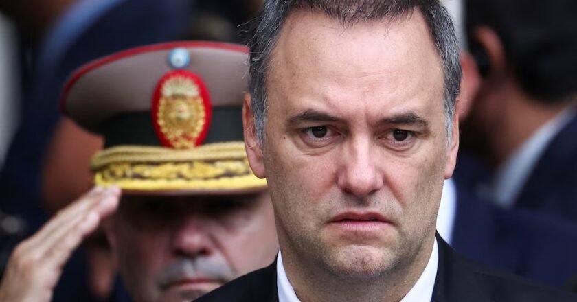 Caso Adorni: aseguran que el departamento de Caballito se ofreció a USD 340.000 y las jubiladas solo pusieron la firma