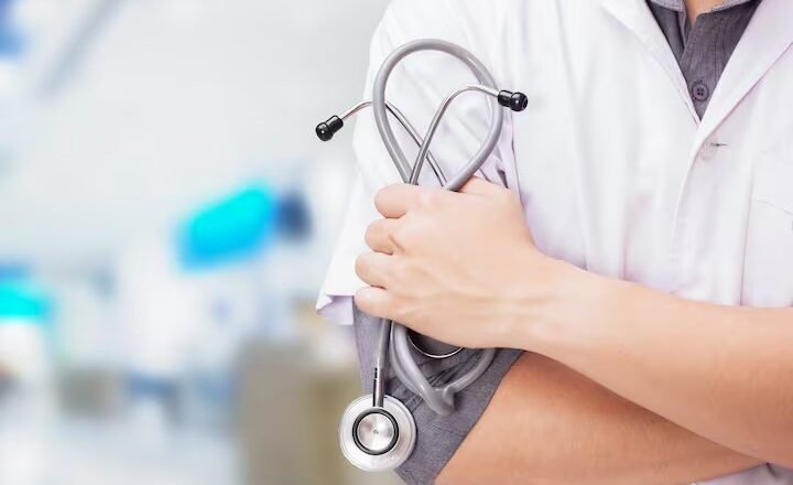 Alerta en PAMI Tucumán: 300 médicos adhieren a un paro por un recorte salarial “brutal”