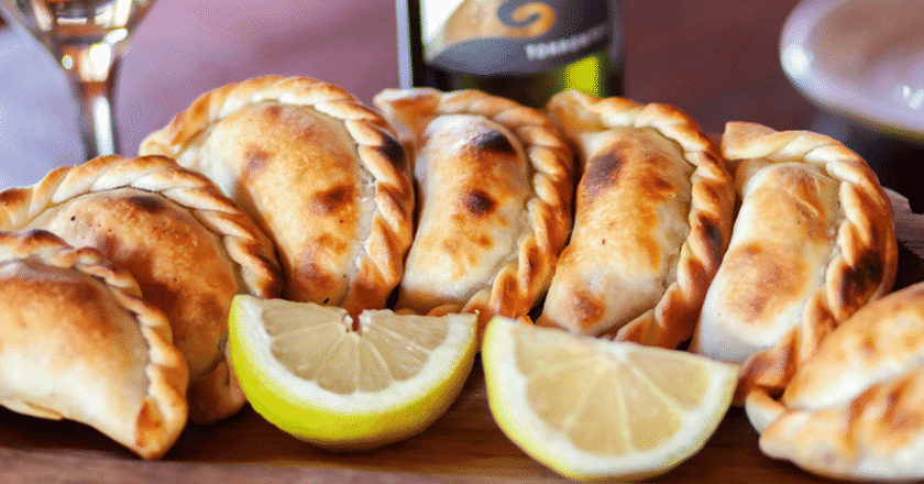 Día de la Empanada: la receta tucumana lidera los paladares globales