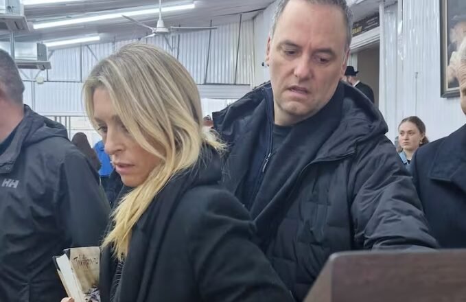 La Justicia levantó el secreto fiscal y bancario de Manuel Adorni y su mujer