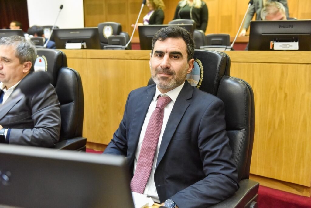 “Jaldo va camino a ser peor que Manzur”: La dura crítica de Courel tras la baja de megaproyectos estratégicos