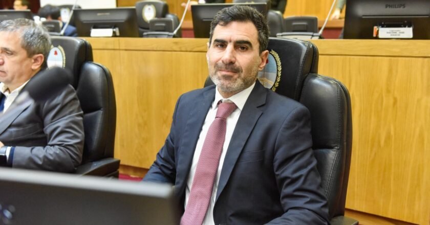 “Jaldo va camino a ser peor que Manzur”: La dura crítica de Courel tras la baja de megaproyectos estratégicos