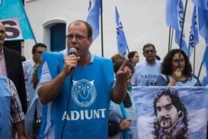 Nueva semana de paro universitario: “El docente universitario no llega a fin de mes”