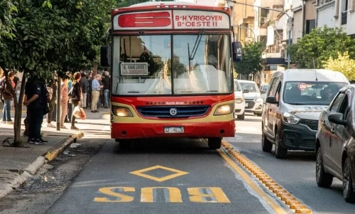 Transporte en la capital: la Municipalidad, UTA y AETAT pasaron a cuarto intermedio hasta esta noche