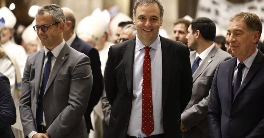 La Justicia archivó una de las causas contra Adorni y el jefe de Gabinete lo celebró en sus redes