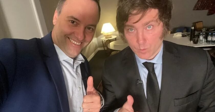 Milei abre la semana con una cumbre de Gabinete para respaldar a Adorni