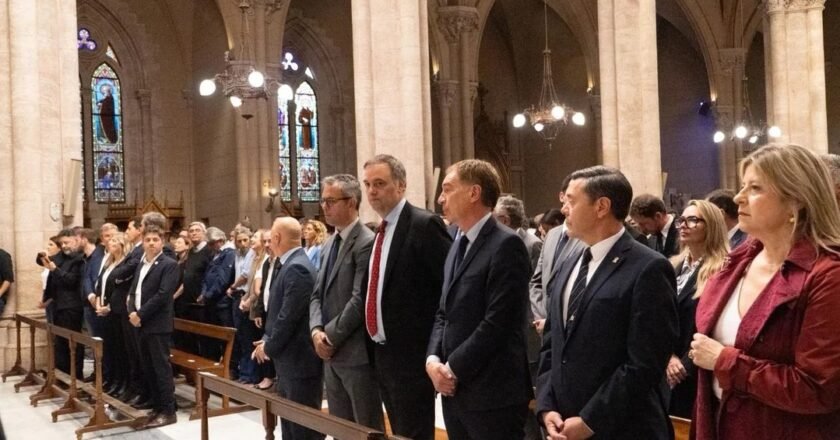 Villarruel se bajó de la misa en Luján en homenaje al Papa Francisco para no mostrarse con Adorni