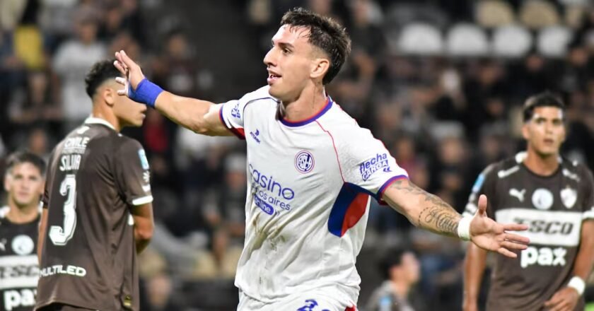 San Lorenzo venció a Platense en Vicente López y puso un pie en los octavos