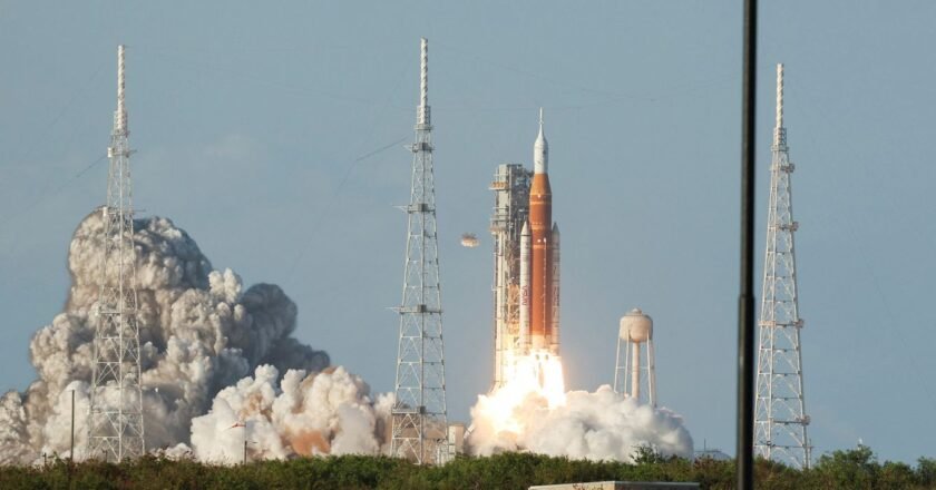 Despegó Artemis II: la humanidad volvió a la luna por primera vez en el siglo XXI y hubo participación argentina