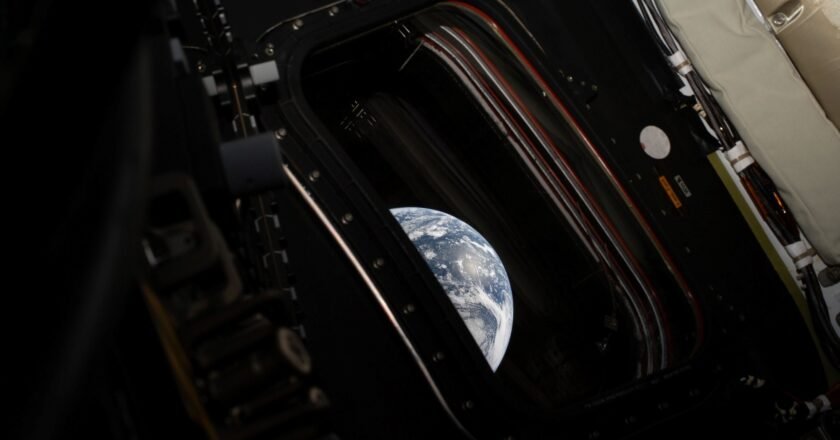 Artemis II ya se encuentra a mitad de camino y sigue su avance hacia la Luna