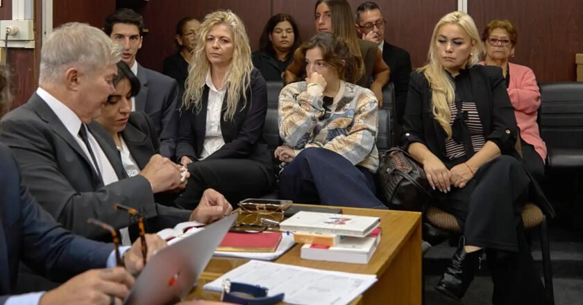 La terrible afirmación de Burlando en el juicio por Maradona: “Un llamado telefónico lo hubiera salvado”