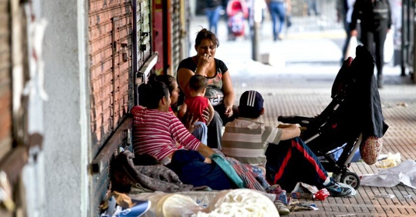 La canasta básica aumentó 2,6%: una familia necesitó más de $1.430.000 para no ser pobre