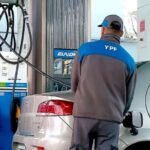 YPF congela los precios de los combustibles por 45 días: cómo funciona el sistema “buffer”