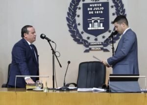 Quién es Cristian Abel, el concejal que reemplazará a Carlos Arnedo