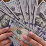 El dólar oficial subió $10 y cerró a $1390 después de alcanzar el menor precio en seis meses