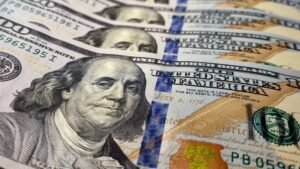 El dólar volvió a subir y alcanzó los $1.440 para la venta