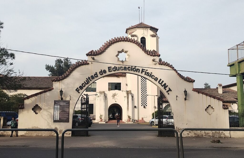 El decano de la Facultad de Educación Física de la UNT denunció por agresión a un consejero directivo