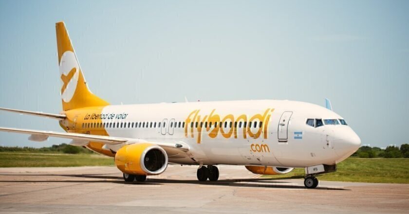 Otra vez Flybondi: no pagó los sueldos y el gremio amenaza con un paro