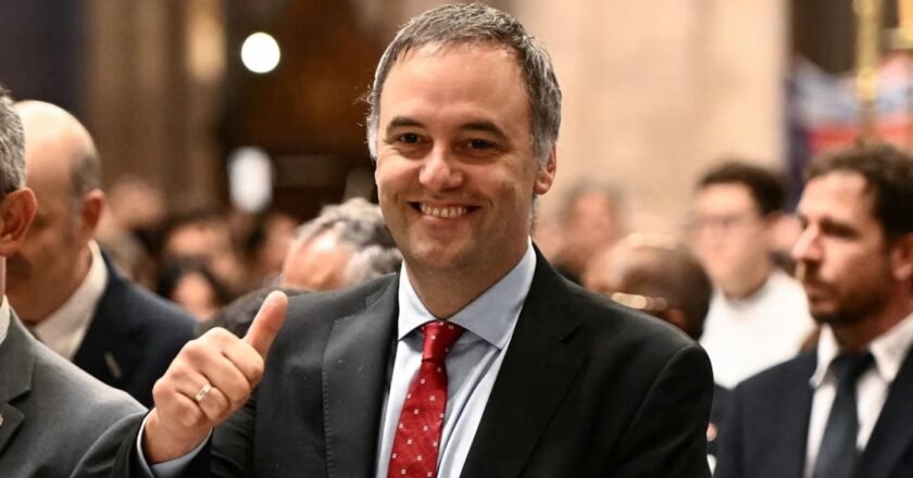 La Justicia confirmó que Manuel Adorni pagó casi 9000 dólares por su estadía en dos hoteles en Aruba