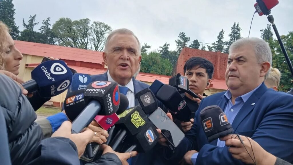 “No vamos a permitir que Tucumán se quede sin servicio”: Jaldo garantizó la continuidad del transporte