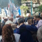 Represión en PAMI Tucumán: forcejeos y maltratos a jubilados