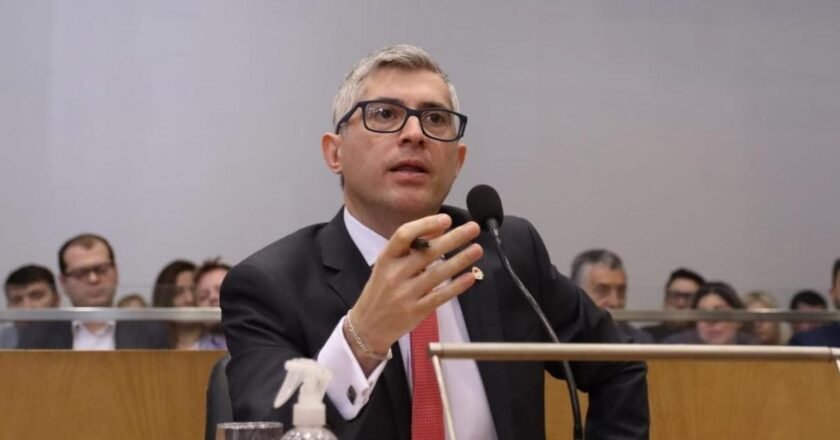 Canelada criticó el pedido de aumento del boleto de los empresarios del transporte