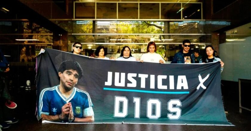 Arranca el nuevo juicio por la muerte de Diego Armando Maradona: 7 acusados y penas de hasta 25 años