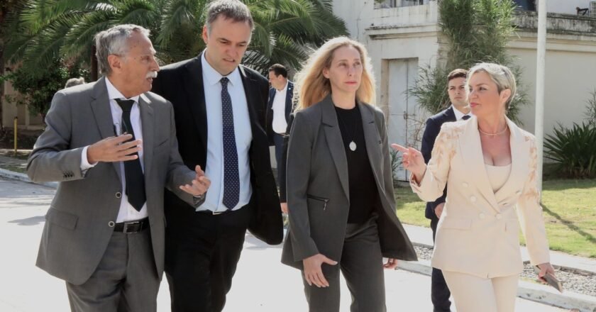 Karina Milei respaldó a Adorni y apareció con Lugones, en conflicto con el PAMI