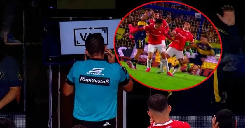 Se filtró la charla entre Merlos y el VAR por el polémico penal en el clásico