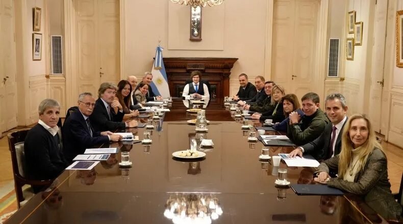 Milei encabezó una reunión de Gabinete en medio de tensiones internas