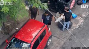 Retuvieron 20 vehículos y multaron a sus propietarios por tirar basura en Tucumán