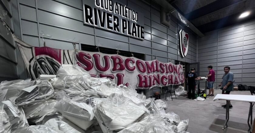 Superclásico Monumental: River prepara el recibimiento con 40 toneladas de cotillón