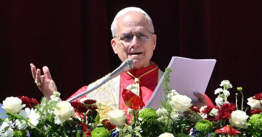 León XIV celebró su primera Pascua como pontífice y envió un mensaje a los que “desatan guerras”