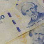 Los salarios subieron solo un 2,4% y volvieron a perder contra la inflación