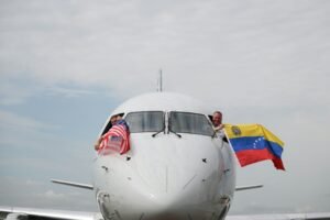 Tras siete años, se reanudaron los vuelos entre Estados Unidos y Venezuela